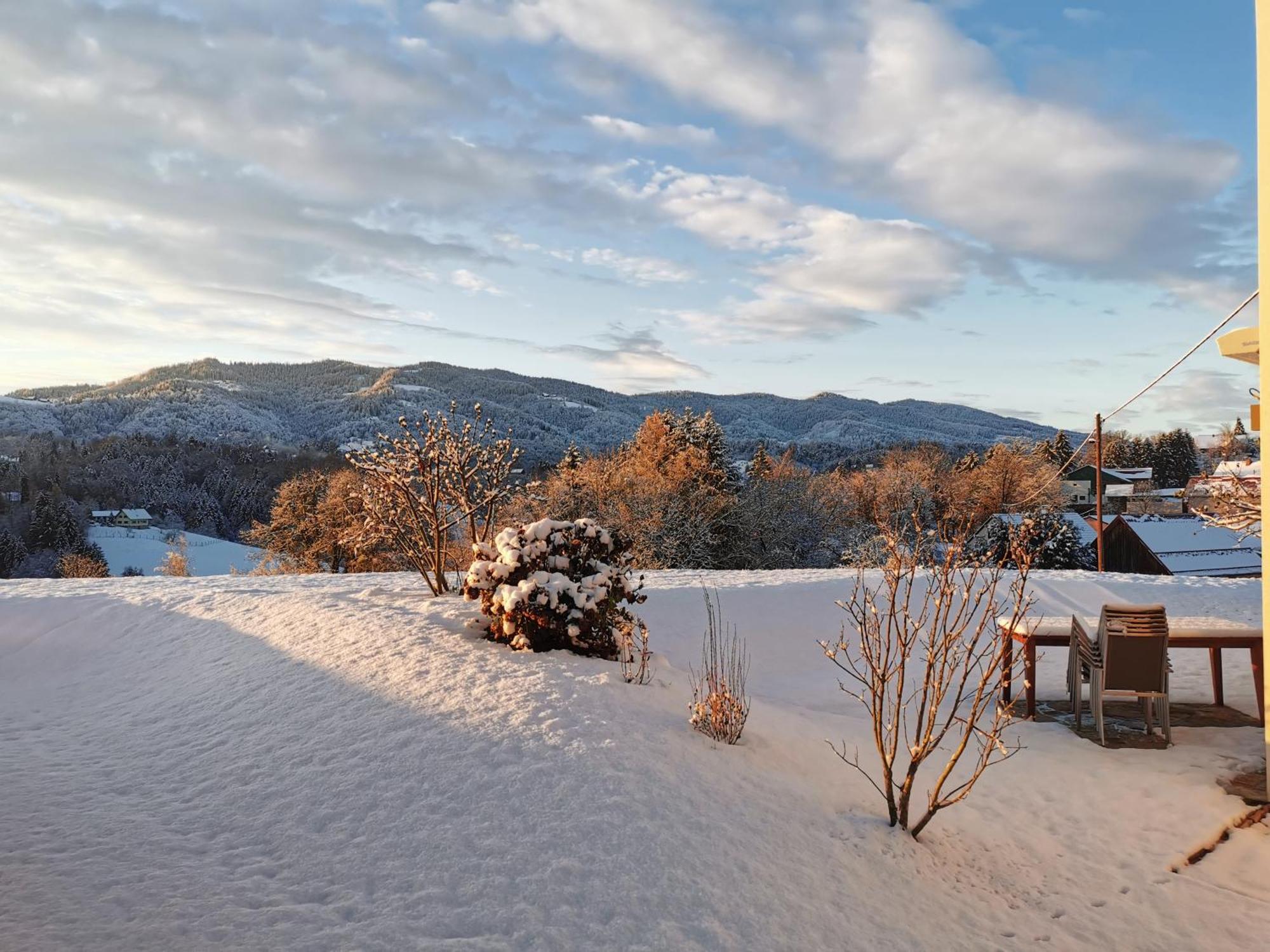 Traumhaftes Ferienhaus am Lateinberg - 8455 Eibiswald Südsteiermark Villa Exterior foto